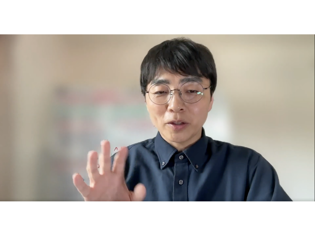 秋山ひろ氏