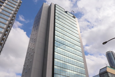 一ノ瀬ワタルが余貴美子の息子役で初登場！住宅金融支援機構、60歳からの住宅ローン新テレビCMを公開 画像